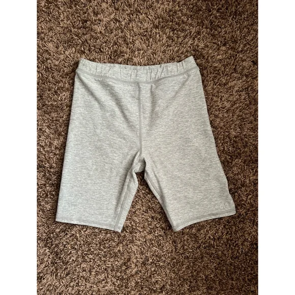 Women's Alo Yoga Biker Shorts Size S Gray - Picture 2 of 5